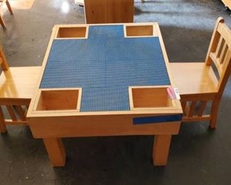 Childrens Lego Table With 2 Chairs