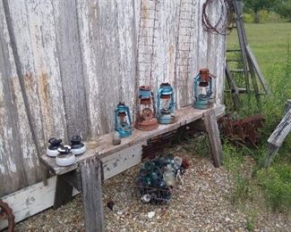 Insulators lanterns