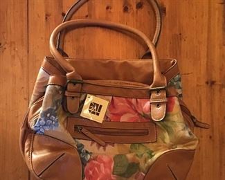 StIll ‘New’ with Tag handbag