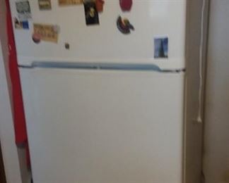 Kenmore refrigerator / freezer 33"w x 67"h x  31"d
