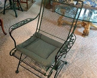 #2	Green Medcraft Wrought Iron Table w/4 bouncy Chairs   48 D x 29	 $175.00 	 call 256-603-4198 
