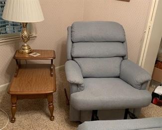 #37	Laminate Top Step End Table   19x27x24	 $25.00 	
#35	Lazy-Boy Blue Recliner	 $75.00 	 call 256-603-4198 

