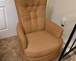 #46	Rust Swivel Button Back Rocker  (as is stains)	 $25.00 	 call 256-603-4198 
