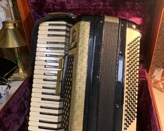 #73	SCANDALLI Accoridan in Case - Black/Gold	 $400.00 	 call 256-603-4198 
