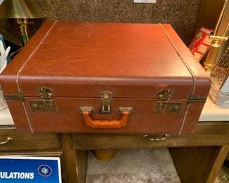 #73	SCANDALLI Accoridan in Case - Black/Gold	 $400.00 	 call 256-603-4198 
