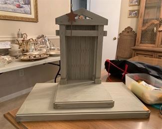 #116	willow tree manger stand 	 $40.00 	 call 256-603-4198 
