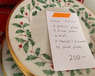 #156	Lenox Holiday christmas china 6 dessert, 4 dinner, 6 bowls, 2 cup saucer, 12 salad plates 	 $200.00 	 call 256-603-4198 
