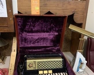 #73	SCANDALLI Accoridan in Case - Black/Gold	 $400.00 	 call 256-603-4198 
