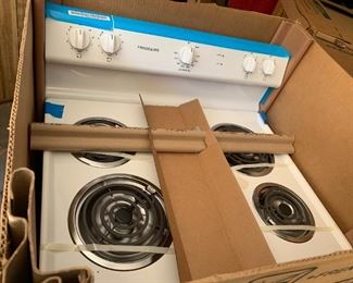 #179 St. Jude Frigidaire coil top not self clean range FFEF3003NW $275.00