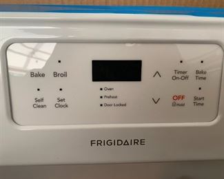 #178	St. Jude	FRIGIDAIRE SMOOTH TOP self clean range White LFEF3018TW	 $475.00 
