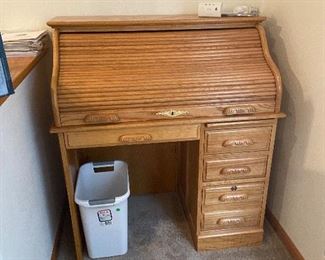 Roll top desk