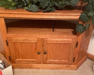 Corner TV stand w/ cabinet