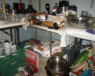 dish set & many kitchen items