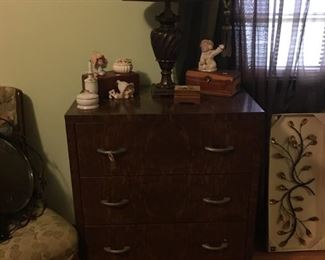 small chest of drawers/ file cabinet 