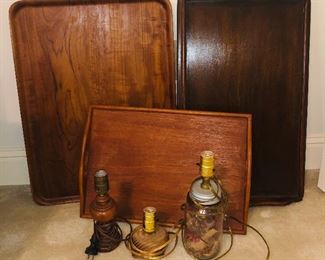 Wooden trays and lamps 