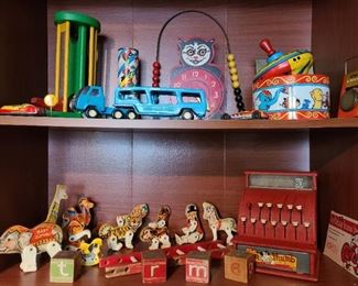 Tons of vintage children's toys 