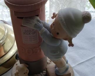 1988 Enesco "This One's For You, Dear" Statue