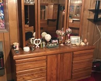 Great dresser and mirror set.