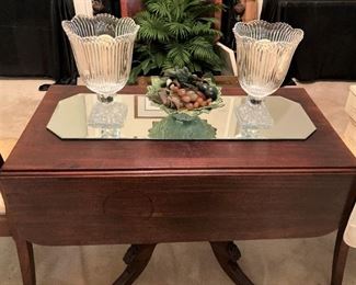 Duncan Phyfe drop-leaf table; matching vases