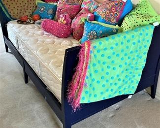 Large day bed