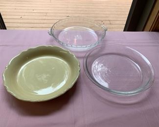 CLEARANCE !  $3.00 NOW, WAS $10.00........3 Pie Plates (J498)