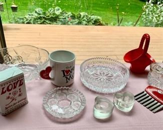 CLEARANCE  !  $3.00 NOW, WAS $10.00.......Glassware and Kitchenware (J505)