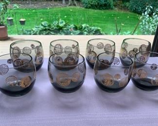 CLEARANCE  !  $4.00 NOW, WAS $16.00.......Set of 8 vintage coin glass tumblers  (J530)