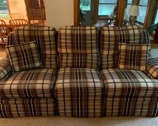 CLEARANCE  !  $30.00 NOW, WAS $80.00.........Plaid Sofa, good condition