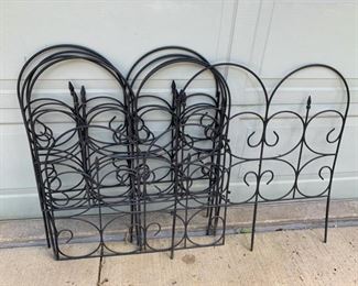 CLEARANCE!  $3.00 NOW, WAS $10.00........Plastic Fencing some as is (J080)