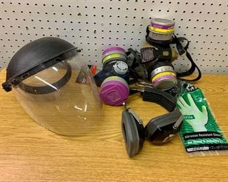 CLEARANCE  !  $10.00 NOW, WAS $30.00 ........Face Shield and masks lot (J192)