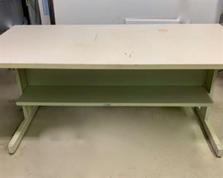 CLEARANCE !  $5.00 NOW, WAS $20.00...... Heavy Commercial Table 5' x 30", 26 1/2" tall (J256)