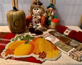 CLEARANCE  !  $3.00 NOW, WAS $10.00.......fall decor lot (J340)