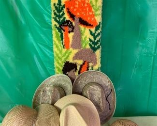 CLEARANCE  !  $3.00 NOW, WAS $12.00......mushroom latchhook and straw hats (J373)