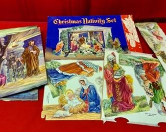 CLEARANCE  !  $3.00 NOW, WAS $12.00.......Vintage paper Nativity (J392)