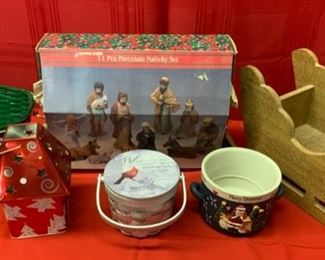 CLEARANCE  !  $3.00 NOW, WAS $10.00.......Christmas Lot (J394)