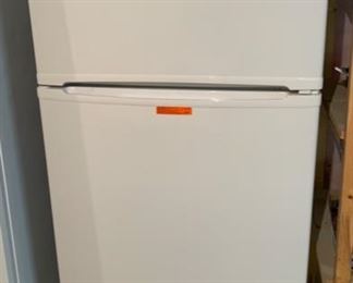 $150.00...........(J357) Magic Chef Refrigerator works great, has slight scratch dent on front 15 Cu. Ft. 