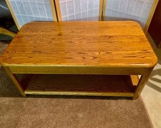 CLEARANCE  !  $6.00 NOW, WAS $25.00.........Coffee Table 28" x 20 1/2", 15" tall (J352)