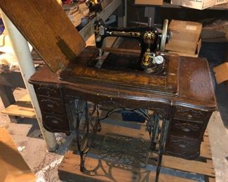 Minnesota A Singer Sewing Machine