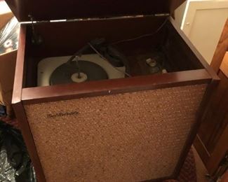 DOMINICO HIGH FIDELITY TURNTABLE RECORD PLAYER SYSTEM