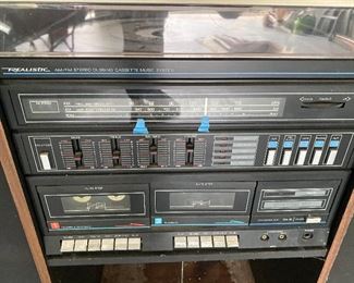94. Older 1980s Realistic STERLI with speakers. Untested $25