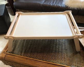 Bed tray