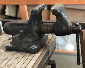 Vise on rolling work bench