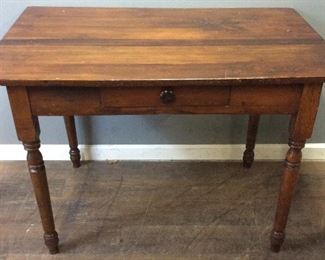 ANTIQUE TABLE w 1 DRAWER