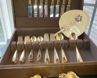 Dura Gold flatware set