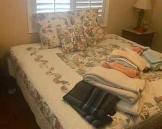 Quilt Sets & Tons of Linens