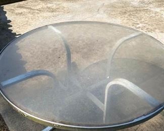 Round Patio Table