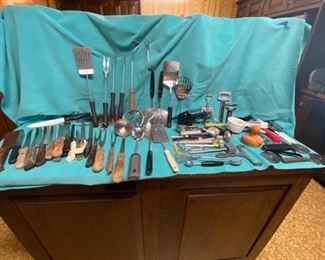 Collection of kitchen items