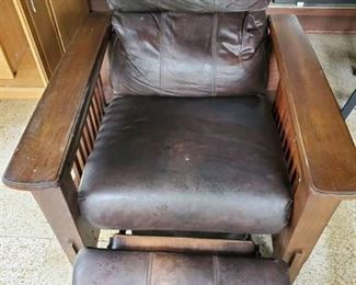 Brown Leather Reclining Chair. with Side Post and Wooden Frame