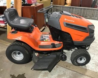 Ride on mower - Husqvarna YTA18542 18.5-HP Automatic 42-in Riding Lawn Mower with Mulching Capability (Kit Sold Separately) - excellent condition - was $1,500 new