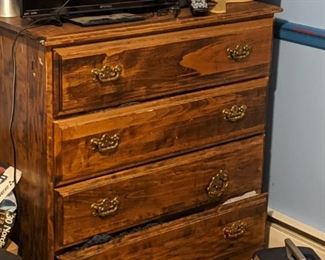 Dresser / chest of drawers